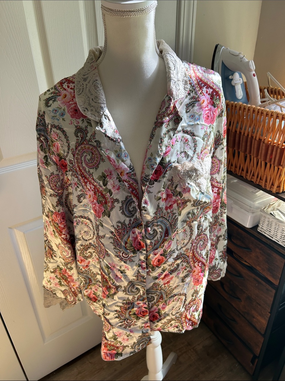 Vintage Victoria's Secret Pink & White Floral Paisley Lace-Trim Button-Up Top